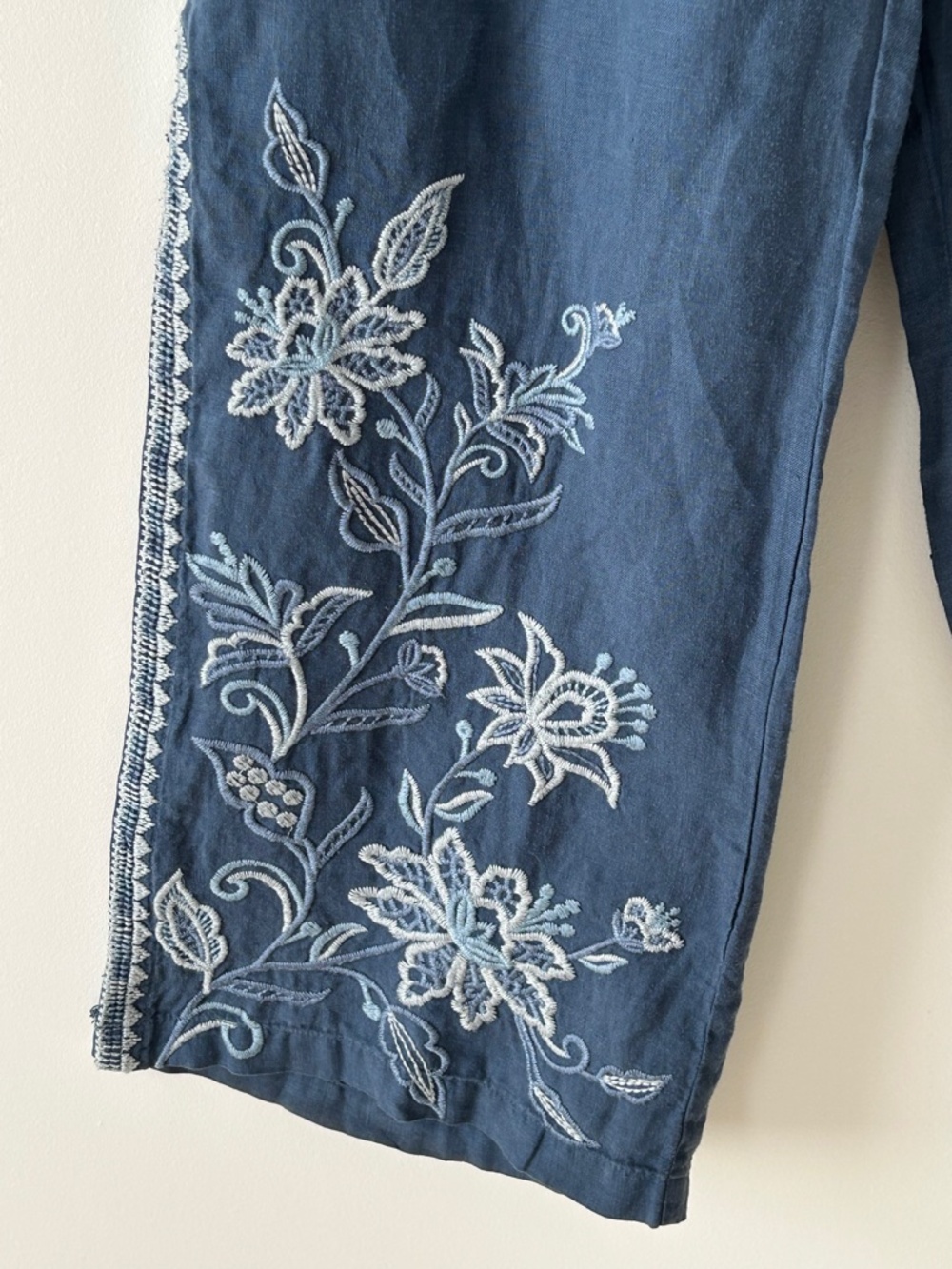 Johnny Was 100% Linen Blue Embroidered Wide Leg Side Slit Pants - Picture 6 of 16